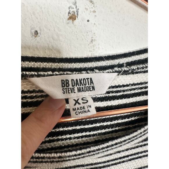 BB DAKOTA STEVE MADDEN Black White Show Your Stripes Short Sleeve Mini Dress XS - Picture 4 of 8